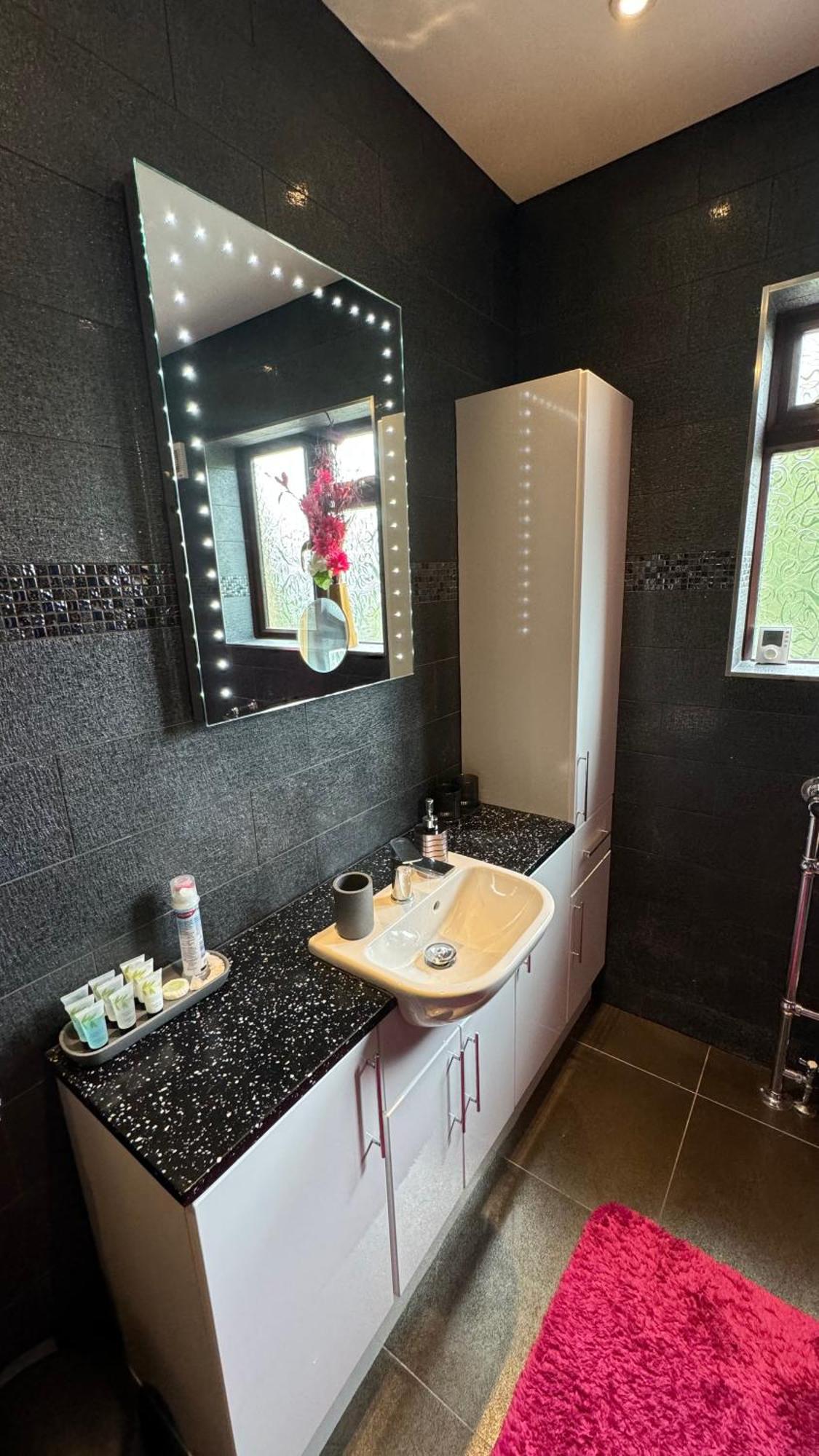 Stunning Double Bedroom Greenwich With Private Bathroom London